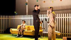 Un sofa dans le jardins (2010)