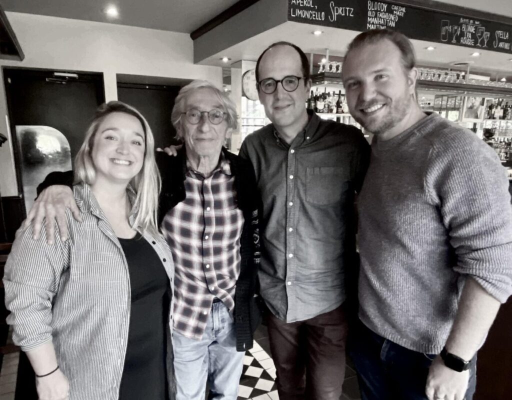 Jade Bruneau, Richard Desjardins, Philippe Robert et Simon Fréchette-Daoust au Café Cherrier à Montréal, le 19 mai 2025